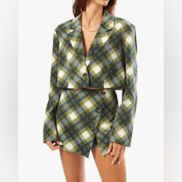 WeWoreWhat Jackets & Blazers - WEWOREWHAT Boxy Cropped Blazer